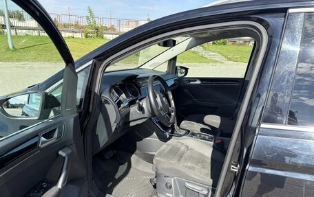 Volkswagen Touran III, 2019 год, 1 600 000 рублей, 5 фотография