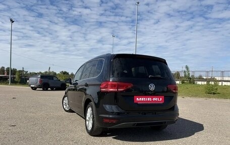 Volkswagen Touran III, 2019 год, 1 600 000 рублей, 3 фотография