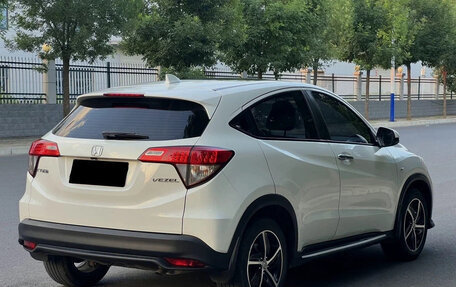 Honda Vezel, 2022 год, 1 560 000 рублей, 4 фотография