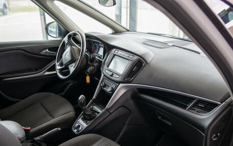Opel Zafira C рестайлинг, 2017 год, 2 050 000 рублей, 14 фотография