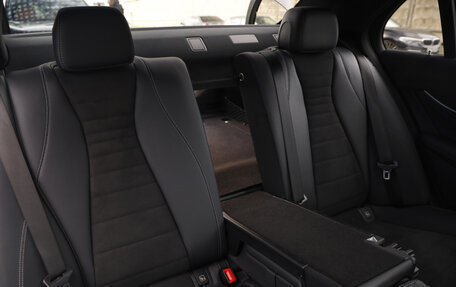 Mercedes-Benz E-Класс, 2018 год, 2 749 000 рублей, 31 фотография