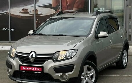 Renault Sandero II рестайлинг, 2017 год, 859 000 рублей, 1 фотография