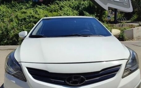 Hyundai Solaris II рестайлинг, 2015 год, 870 000 рублей, 1 фотография