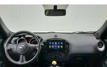 Nissan Juke II, 2011 год, 949 000 рублей, 11 фотография