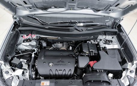Mitsubishi Outlander III рестайлинг 3, 2021 год, 3 200 000 рублей, 13 фотография