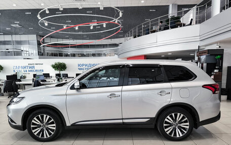 Mitsubishi Outlander III рестайлинг 3, 2021 год, 3 200 000 рублей, 12 фотография