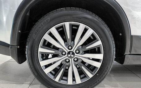Mitsubishi Outlander III рестайлинг 3, 2021 год, 3 200 000 рублей, 22 фотография