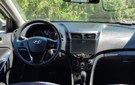 Hyundai Solaris II рестайлинг, 2015 год, 870 000 рублей, 5 фотография