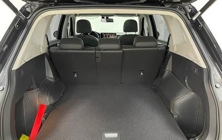 Volkswagen Tiguan II, 2023 год, 2 670 900 рублей, 7 фотография