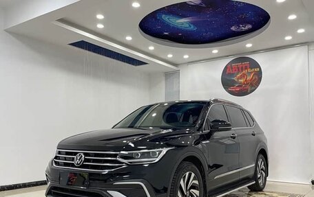 Volkswagen Tiguan II, 2023 год, 2 670 900 рублей, 3 фотография