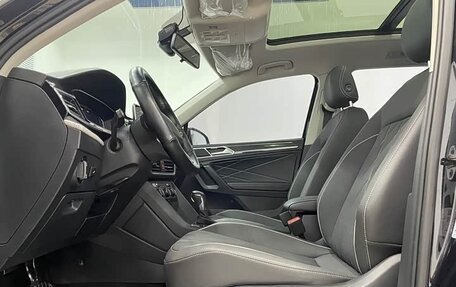 Volkswagen Tiguan II, 2023 год, 2 670 900 рублей, 10 фотография