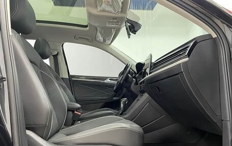 Volkswagen Tiguan II, 2023 год, 2 670 900 рублей, 13 фотография