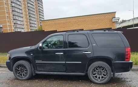 Chevrolet Tahoe III, 2011 год, 2 050 000 рублей, 2 фотография