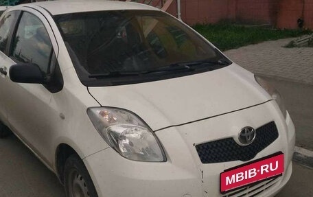 Toyota Yaris III рестайлинг, 2007 год, 290 000 рублей, 8 фотография