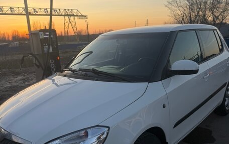 Skoda Fabia II, 2011 год, 650 000 рублей, 3 фотография