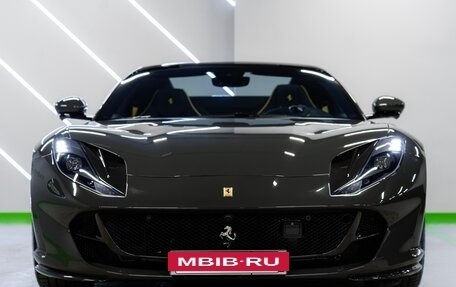 Ferrari 812, 2021 год, 39 900 000 рублей, 2 фотография