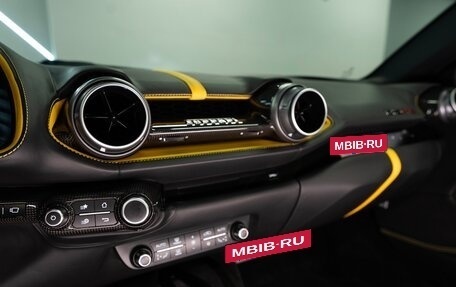 Ferrari 812, 2021 год, 39 900 000 рублей, 14 фотография