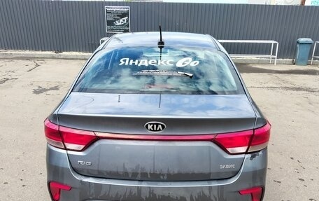 KIA Rio IV, 2018 год, 935 000 рублей, 3 фотография