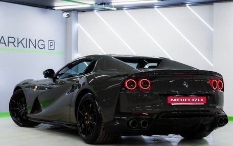 Ferrari 812, 2021 год, 39 900 000 рублей, 6 фотография