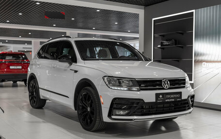 Volkswagen Tiguan II, 2020 год, 3 200 000 рублей, 2 фотография