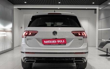 Volkswagen Tiguan II, 2020 год, 3 200 000 рублей, 6 фотография