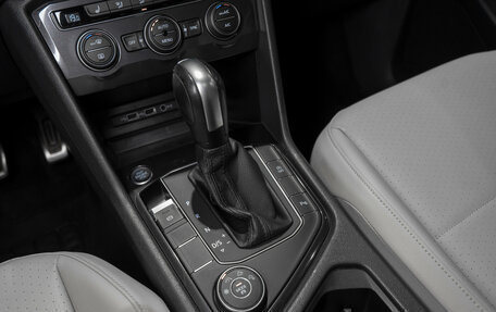 Volkswagen Tiguan II, 2020 год, 3 200 000 рублей, 15 фотография