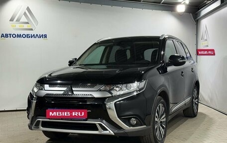 Mitsubishi Outlander III рестайлинг 3, 2020 год, 2 349 000 рублей, 1 фотография