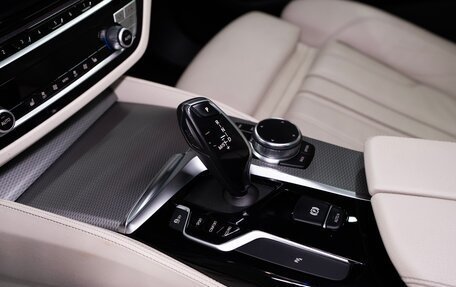BMW 5 серия, 2018 год, 3 790 000 рублей, 14 фотография