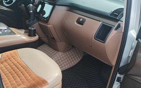Mercedes-Benz Vito, 2014 год, 4 000 000 рублей, 9 фотография