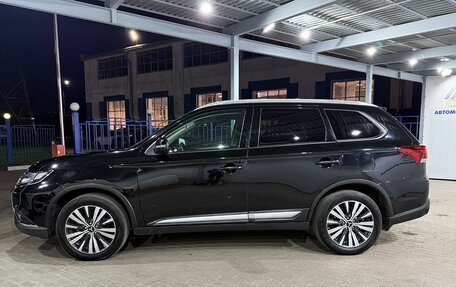 Mitsubishi Outlander III рестайлинг 3, 2020 год, 2 349 000 рублей, 2 фотография
