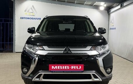 Mitsubishi Outlander III рестайлинг 3, 2020 год, 2 349 000 рублей, 8 фотография