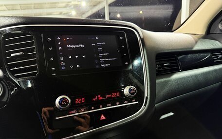Mitsubishi Outlander III рестайлинг 3, 2020 год, 2 349 000 рублей, 13 фотография