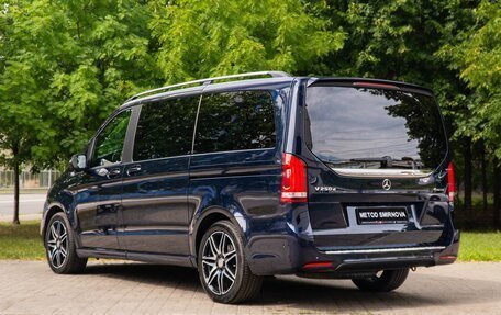 Mercedes-Benz V-Класс, 2017 год, 5 590 000 рублей, 5 фотография