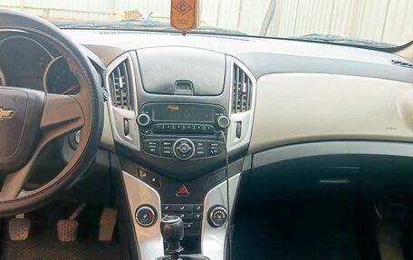 Chevrolet Cruze II, 2013 год, 640 000 рублей, 10 фотография