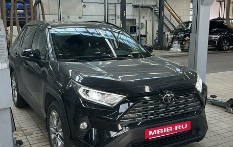 Toyota RAV4, 2021 год, 3 550 000 рублей, 18 фотография