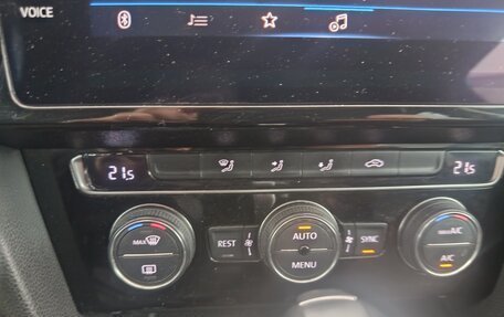 Volkswagen Passat B8 рестайлинг, 2019 год, 2 500 000 рублей, 15 фотография