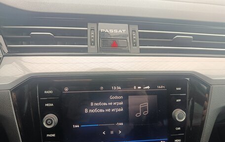 Volkswagen Passat B8 рестайлинг, 2019 год, 2 500 000 рублей, 10 фотография