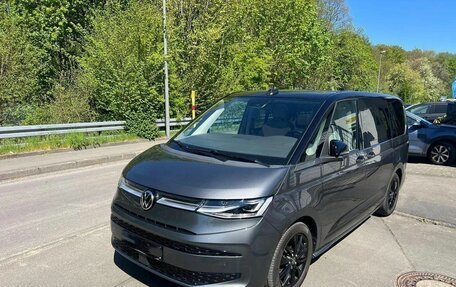 Volkswagen Multivan, 2023 год, 5 580 000 рублей, 1 фотография