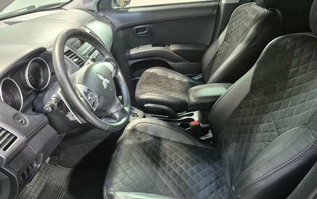 Mitsubishi Outlander III рестайлинг 3, 2009 год, 935 000 рублей, 14 фотография