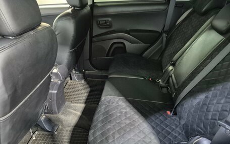 Mitsubishi Outlander III рестайлинг 3, 2009 год, 935 000 рублей, 15 фотография