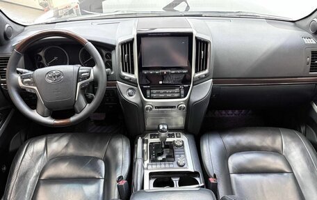 Toyota Land Cruiser 200, 2016 год, 5 629 900 рублей, 9 фотография