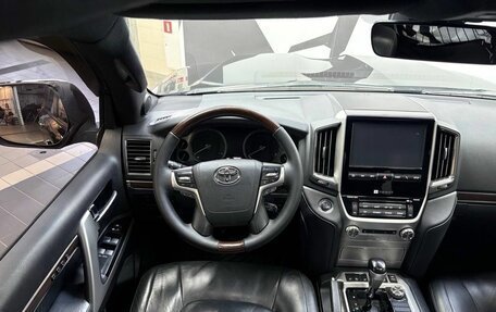 Toyota Land Cruiser 200, 2016 год, 5 629 900 рублей, 10 фотография
