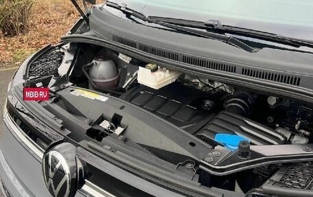 Volkswagen Multivan, 2023 год, 5 580 000 рублей, 4 фотография