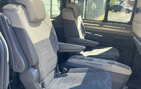 Volkswagen Multivan, 2023 год, 5 580 000 рублей, 12 фотография