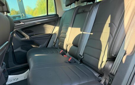 Volkswagen Tiguan II, 2019 год, 2 899 000 рублей, 19 фотография