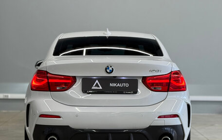 BMW 1 серия, 2022 год, 2 430 000 рублей, 3 фотография