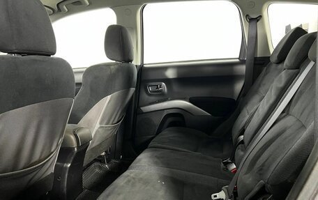 Mitsubishi Outlander III рестайлинг 3, 2008 год, 750 000 рублей, 11 фотография