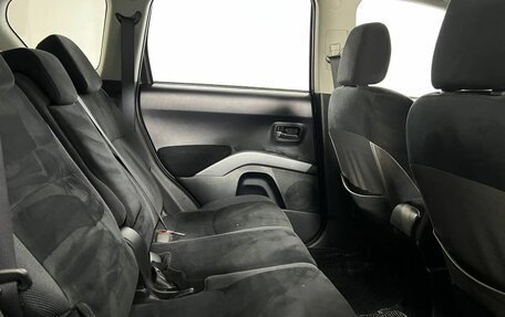 Mitsubishi Outlander III рестайлинг 3, 2008 год, 750 000 рублей, 12 фотография