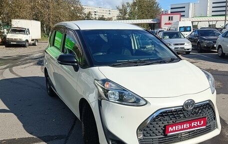 Toyota Sienta II, 2021 год, 1 600 000 рублей, 1 фотография