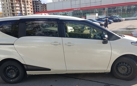Toyota Sienta II, 2021 год, 1 600 000 рублей, 6 фотография